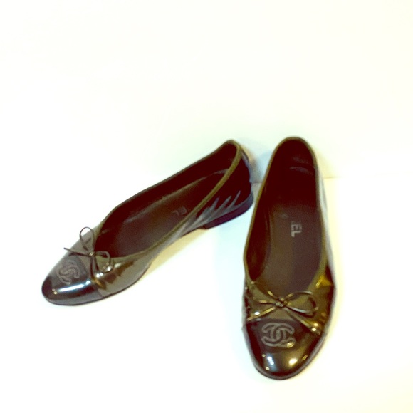 Chanel Patent Leather Ballerina Flats - Picture 4 of 7